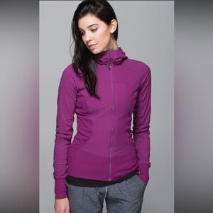 Lululemon In Flux Reversible Jacket in Regal Plum Sz 6